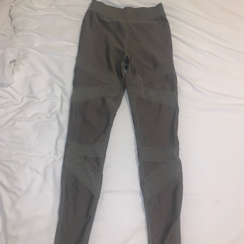 ALO leggings